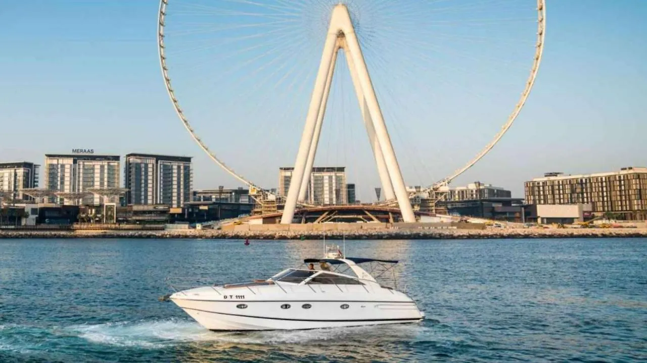 Lunar Hostel Plus Dubai